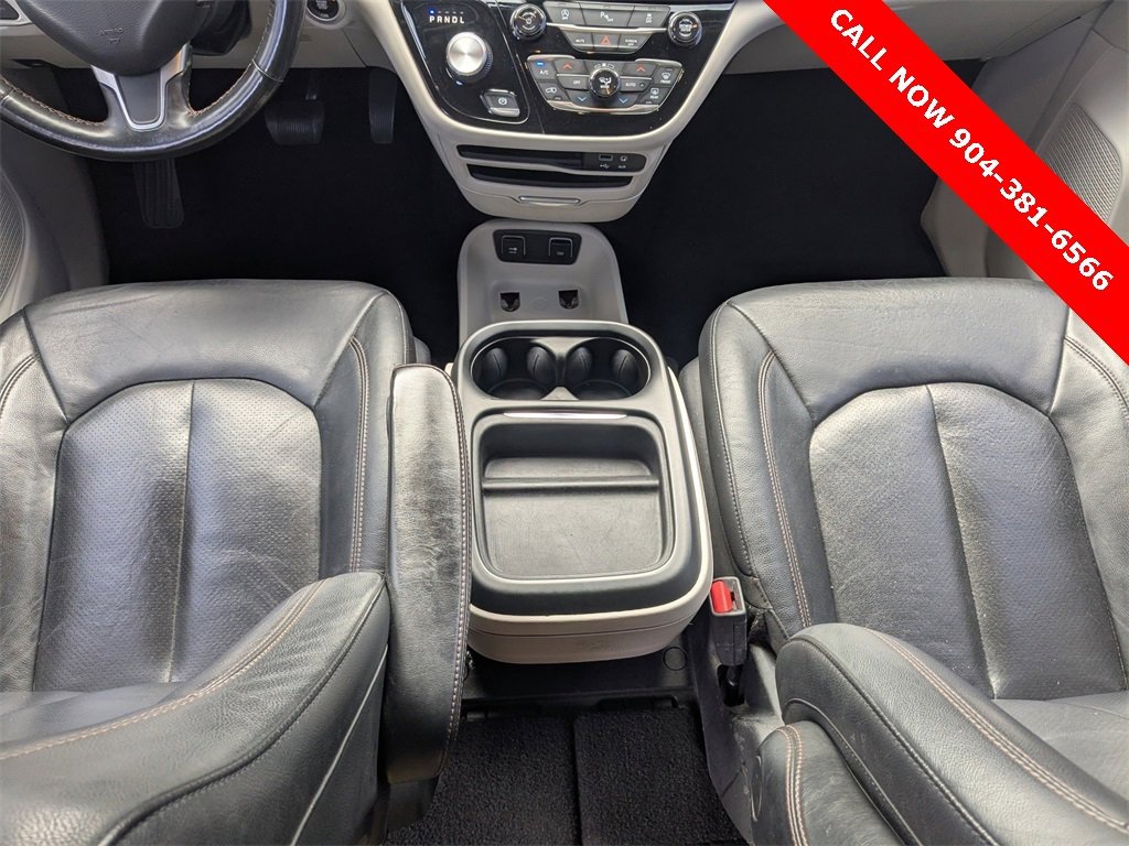 Used 2020 Chrysler Pacifica Touring-L image 19