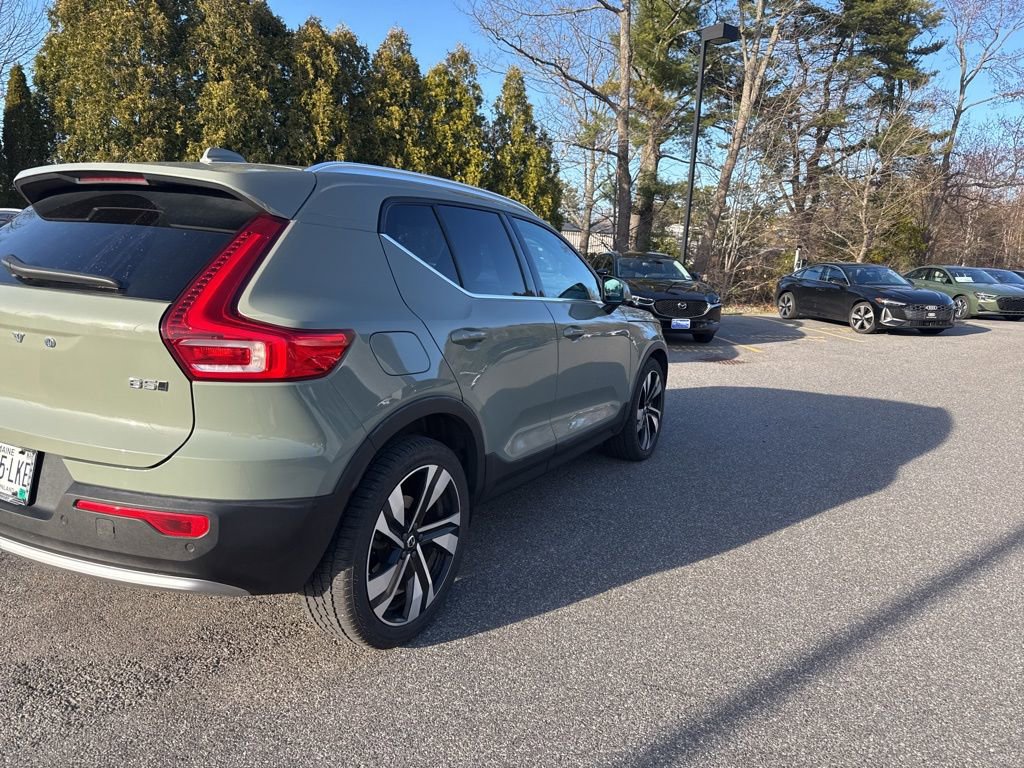 Used 2023 Volvo XC40 B5 Plus w/ Driver Assist Package AWD/4WD image 6