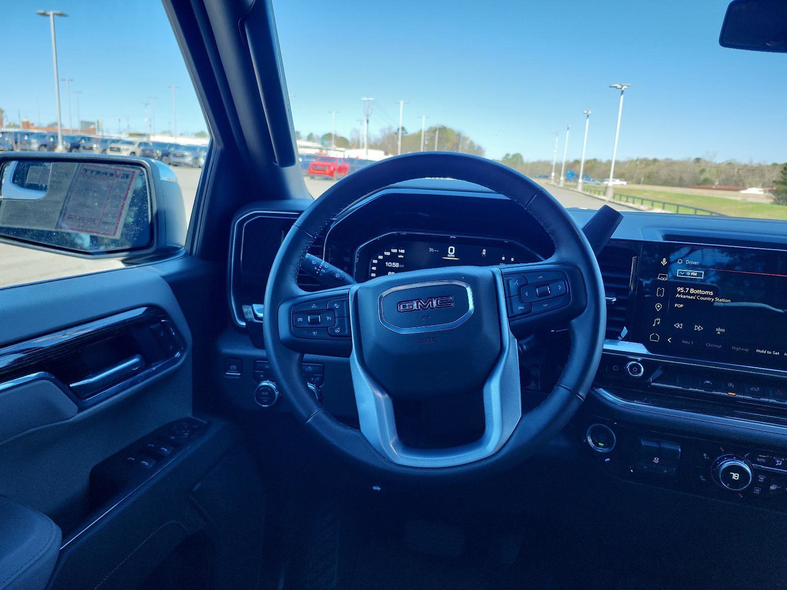 Used 2025 GMC Sierra 1500 SLE image 13