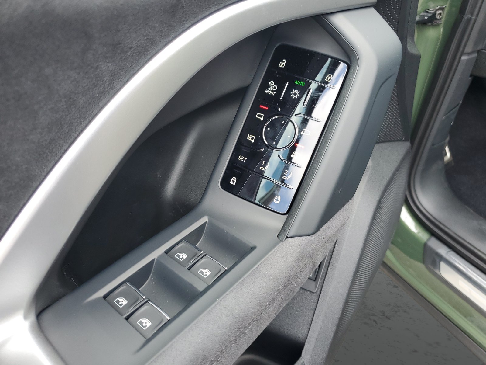 New 2026 Audi SQ5 Prestige AWD/4WD image 21