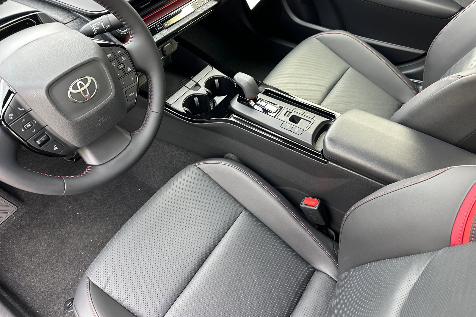 New 2026 Toyota Prius Plug-In Hybrid image 8