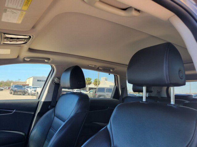 Used 2019 Kia Sorento SX image 26