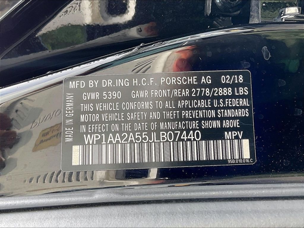 Used 2018 Porsche Macan AWD/4WD image 34