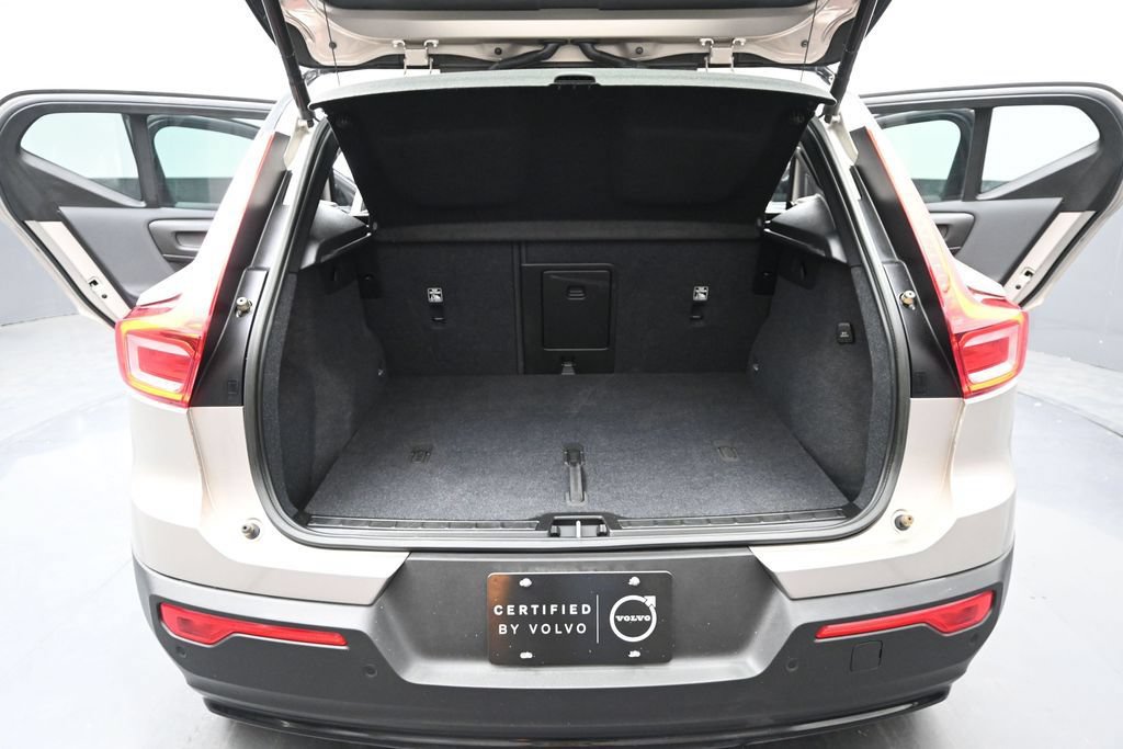 Used 2023 Volvo XC40 Recharge Plus AWD/4WD image 18