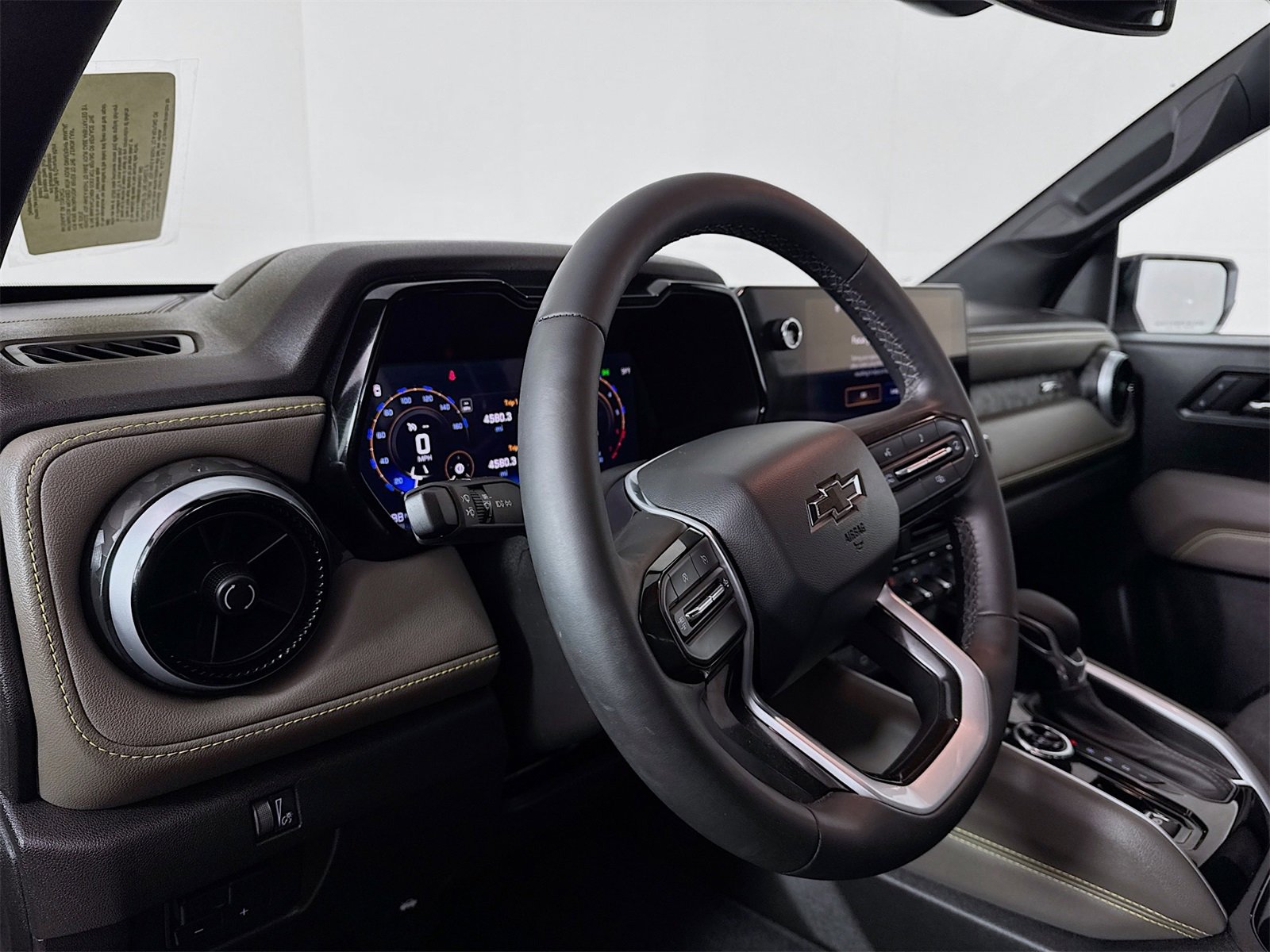 Used 2024 Chevrolet Colorado ZR2 image 7