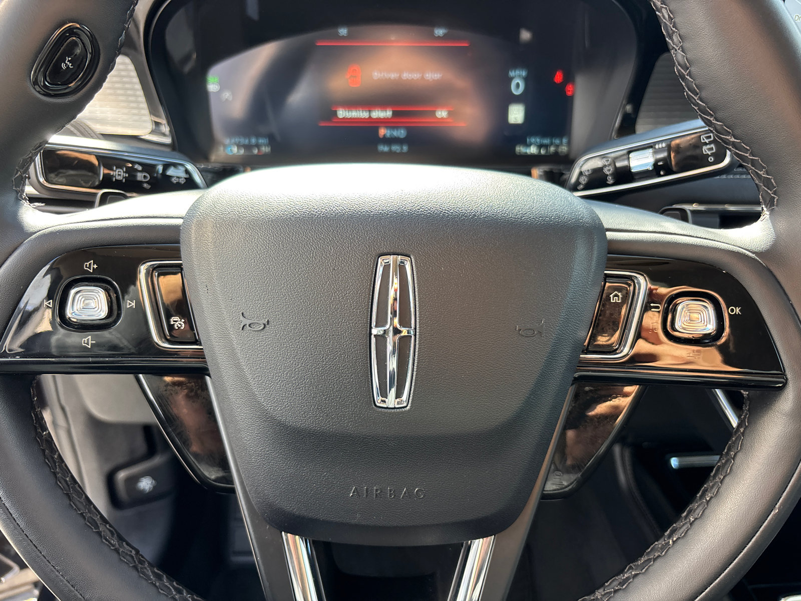 Certified 2023 Lincoln Corsair AWD image 16