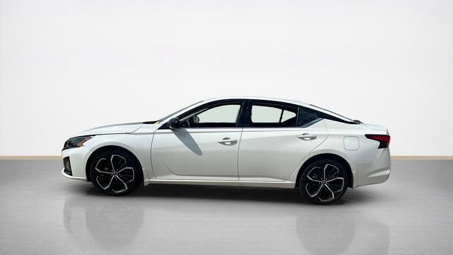 Used 2024 Nissan Altima 2.5 SR w/ SR Premium Package AWD/4WD image 6