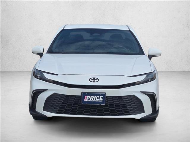 Used 2025 Toyota Camry SE w/ Convenience Package FWD image 2