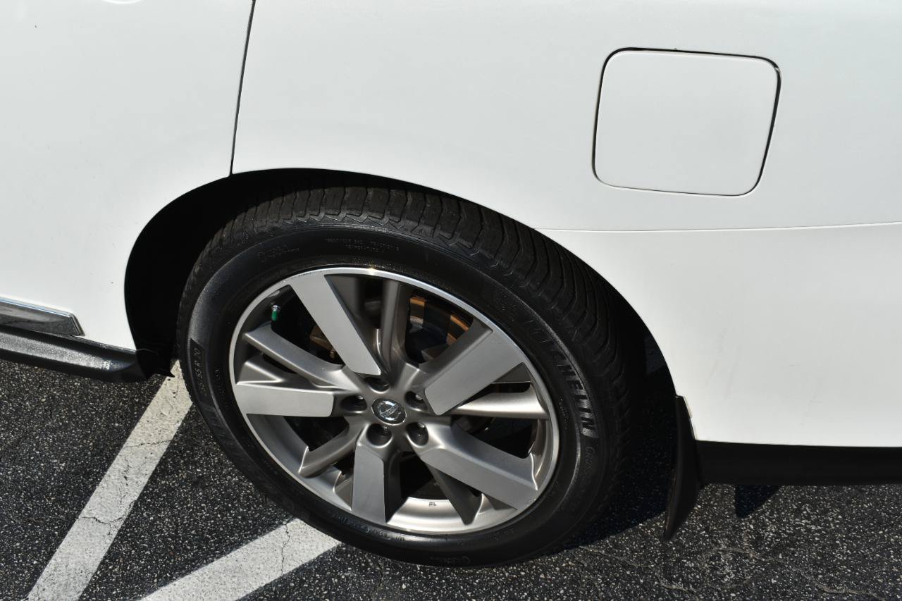 Used 2014 Nissan Pathfinder Platinum w/ Platinum Premium Package AWD/4WD image 26