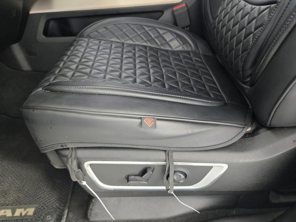 Used 2019 RAM 1500 Laramie image 25