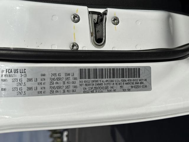 Used 2019 Jeep Cherokee Trailhawk w/ Cold Weather Group image 29