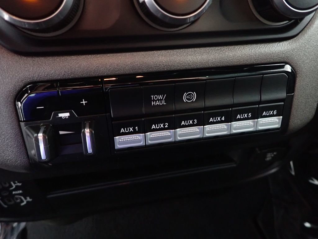 Used 2022 RAM 2500 Tradesman AWD/4WD image 3
