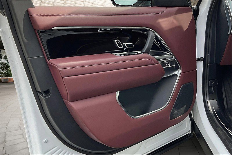 Used 2023 Land Rover Range Rover SE image 18