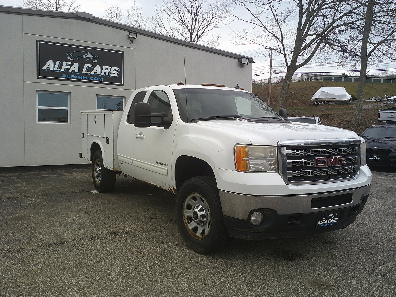Used 2013 GMC Sierra 2500 SLT w/ Suspension Package, Off-Road AWD/4WD image 3