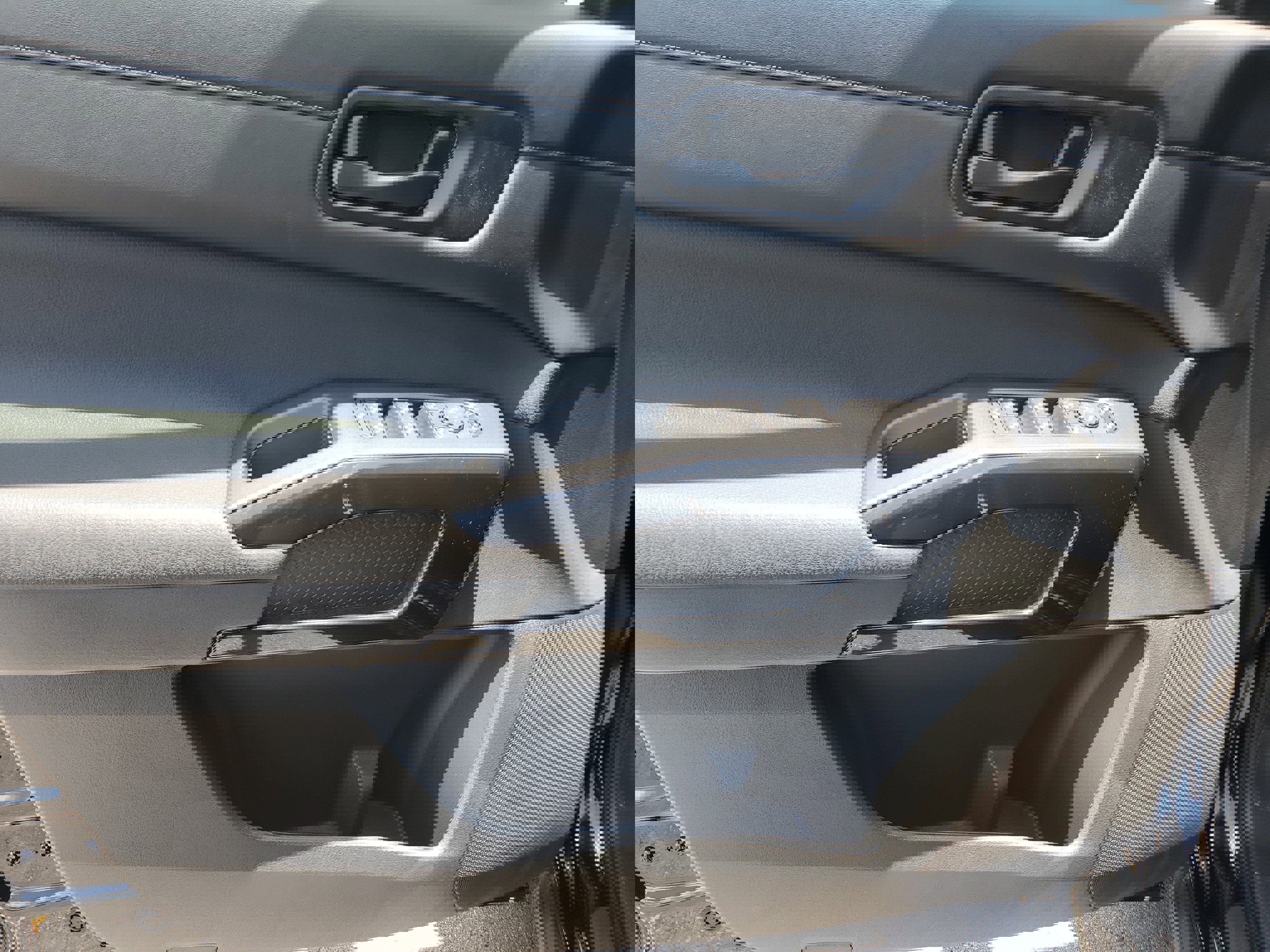 New 2025 Nissan Pathfinder S image 13