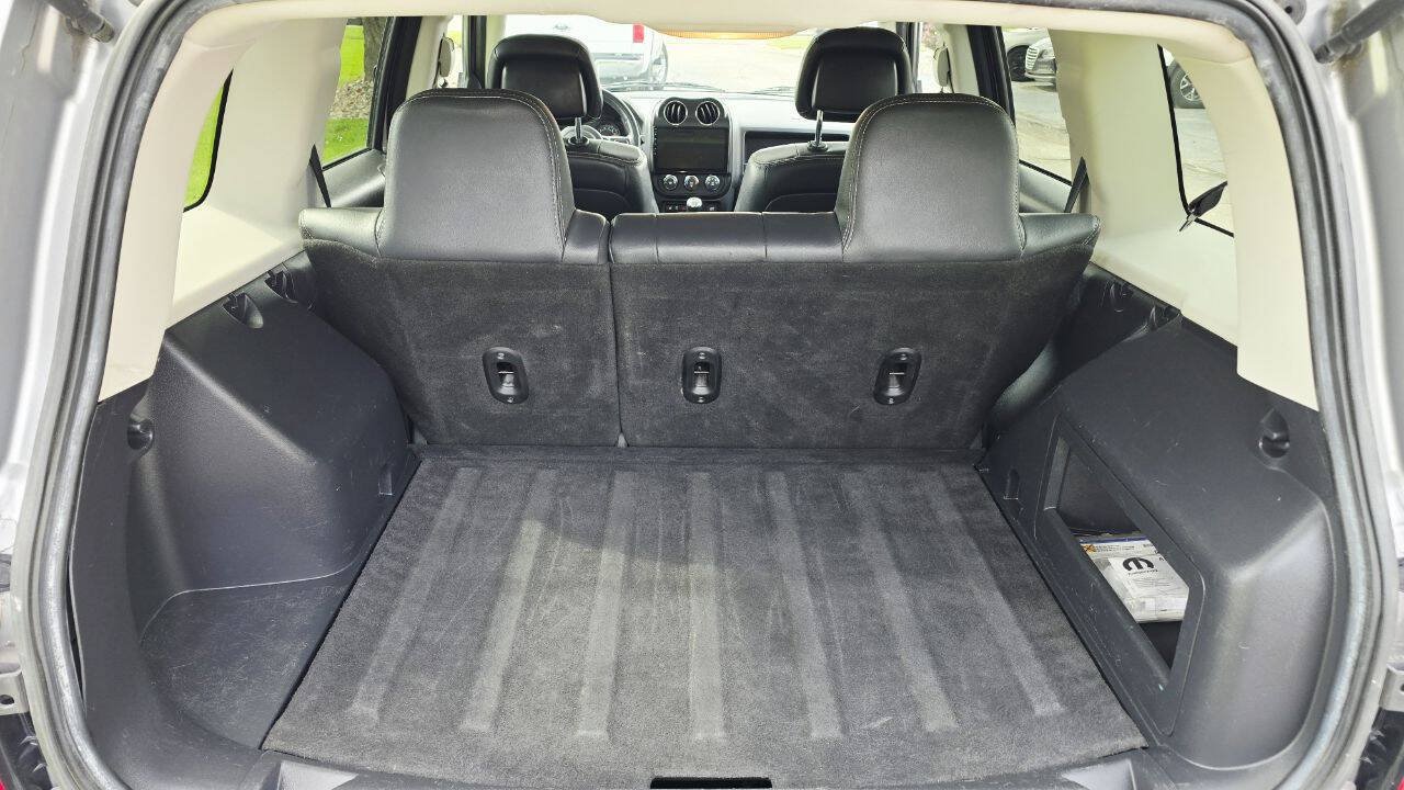 Used 2015 Jeep Patriot High Altitude FWD image 12