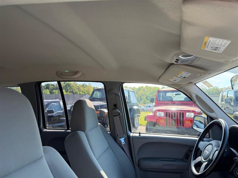 Used 2007 Jeep Liberty Sport AWD/4WD image 15