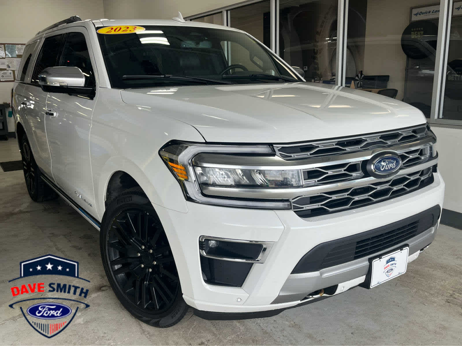 Used 2023 Ford Expedition Platinum image 3