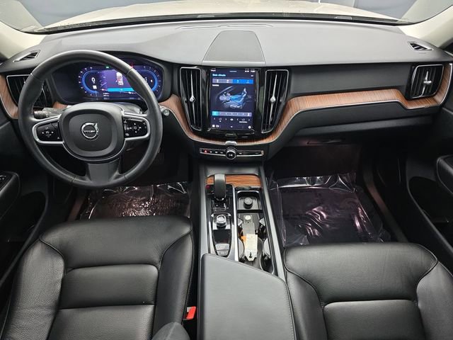 Used 2023 Volvo XC60 B5 Plus w/ Protection Package Premier image 21