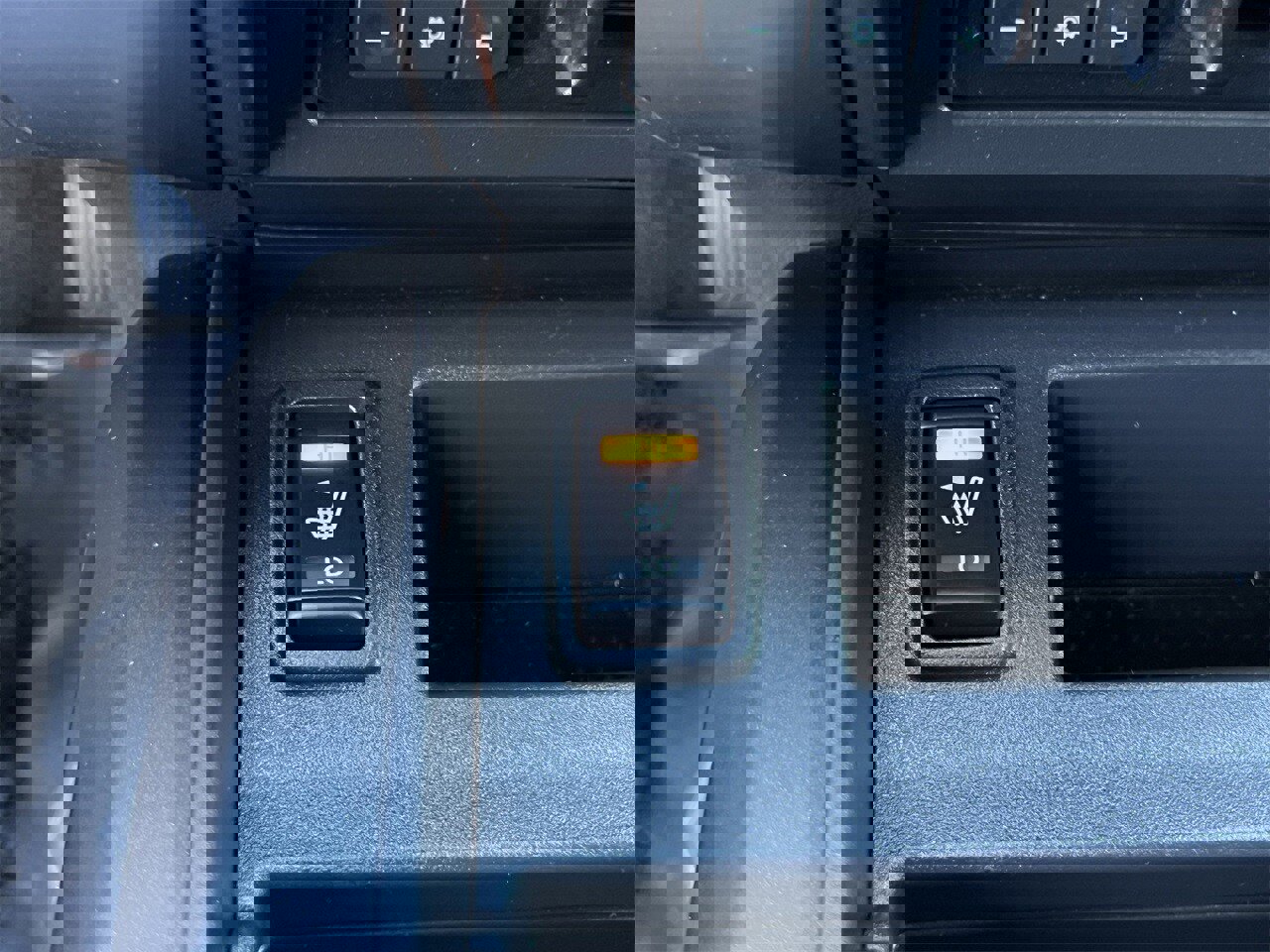 Used 2024 Nissan Titan SV w/ SV Convenience Package image 20