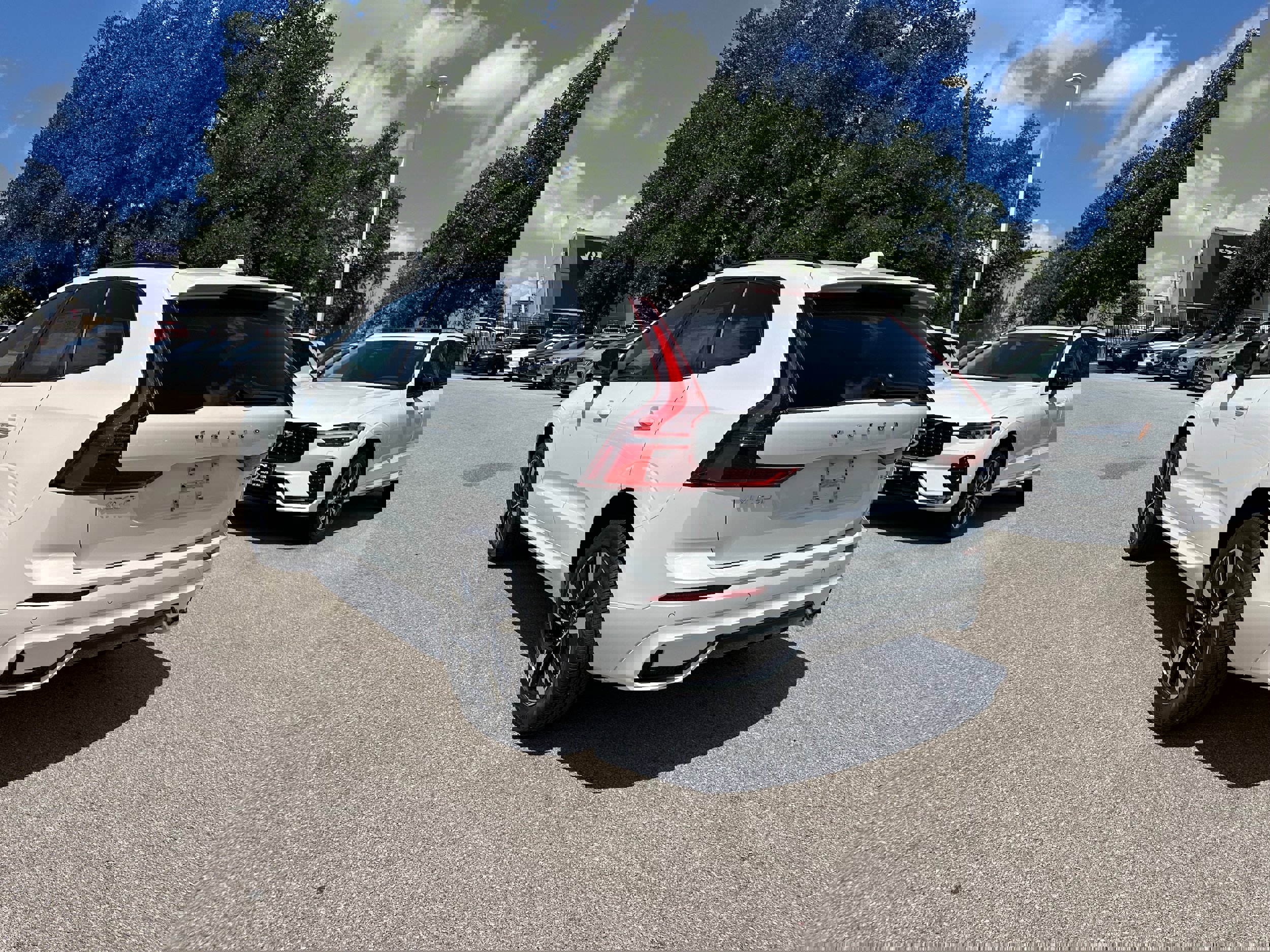 New 2026 Volvo XC60 B5 Core w/ Climate Package image 4