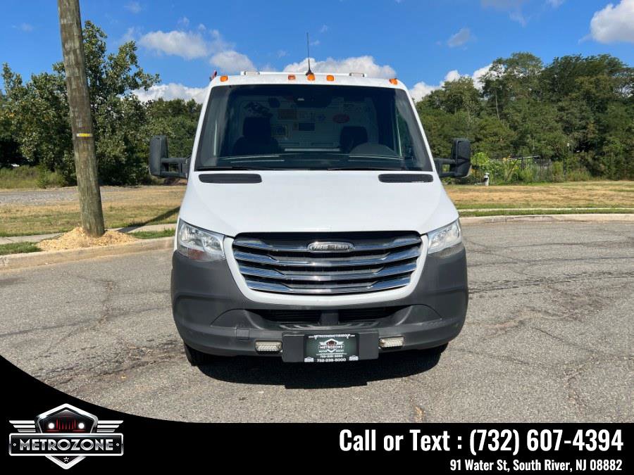 Used 2019 Freightliner Sprinter 3500 w/ Premium Package image 2