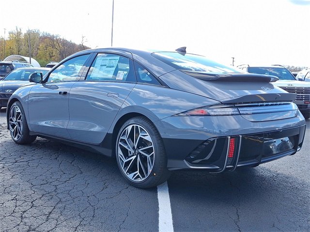New 2025 Hyundai Ioniq 6 Limited image 3