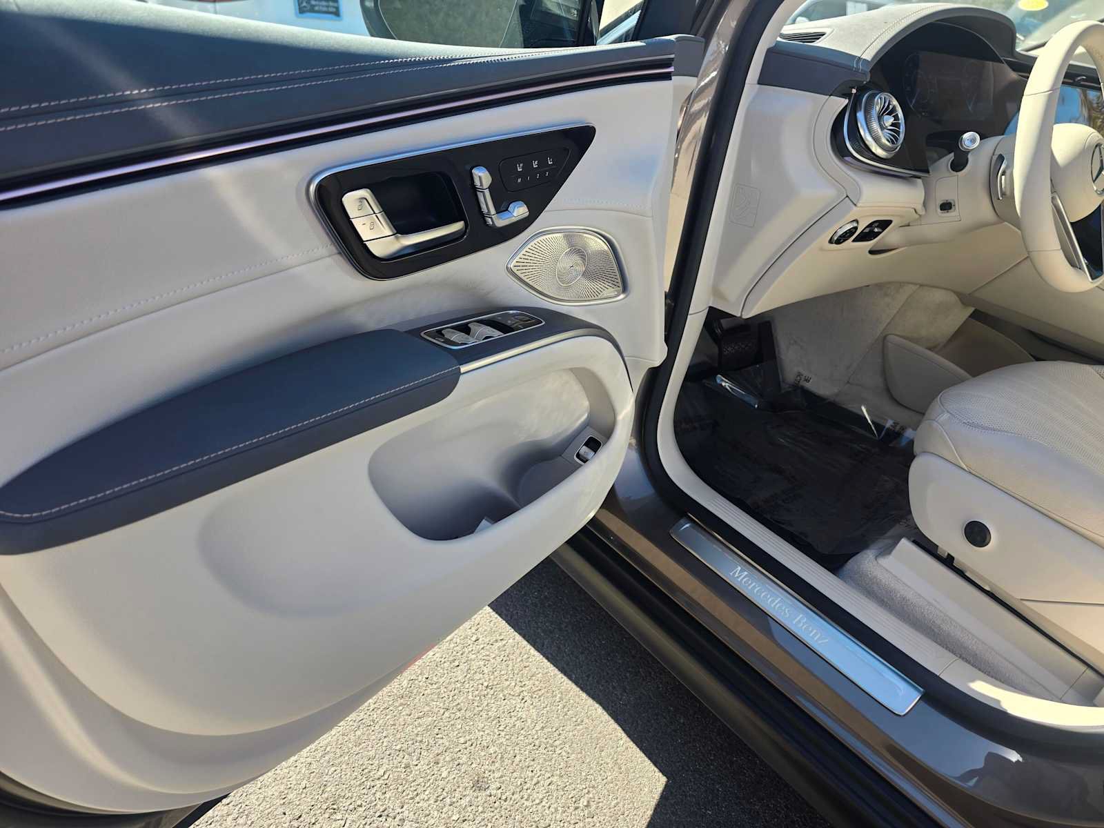 New 2027 Mercedes-Benz EQS 400 4MATIC SUV image 22