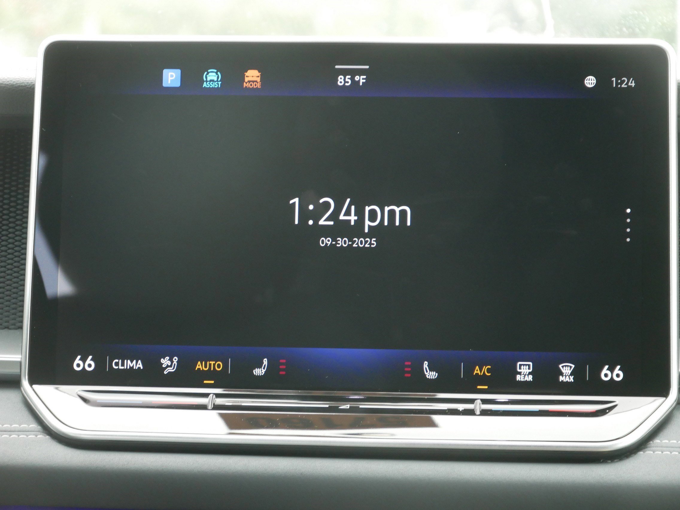 New 2025 Volkswagen Tiguan SE R-Line image 9