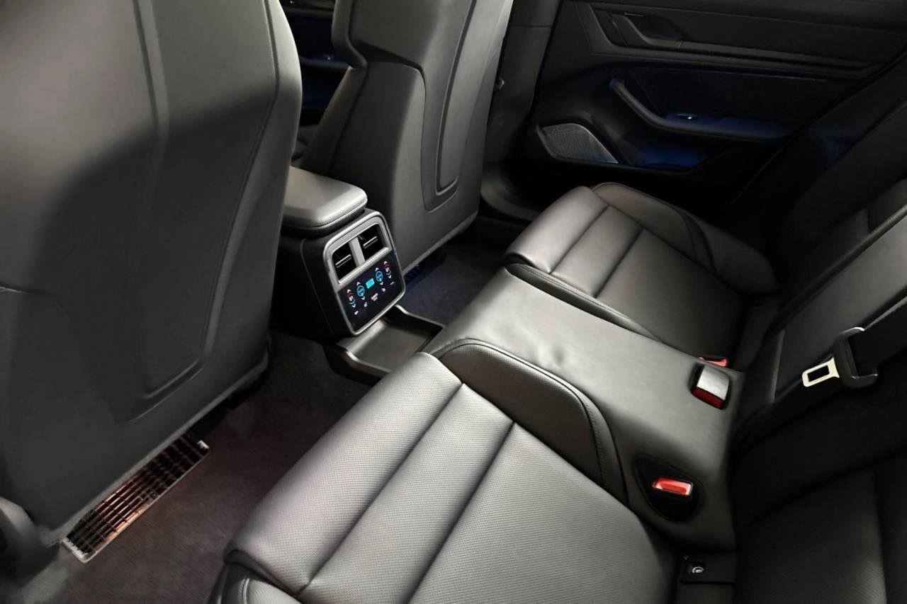 New 2025 Porsche Taycan GTS image 54