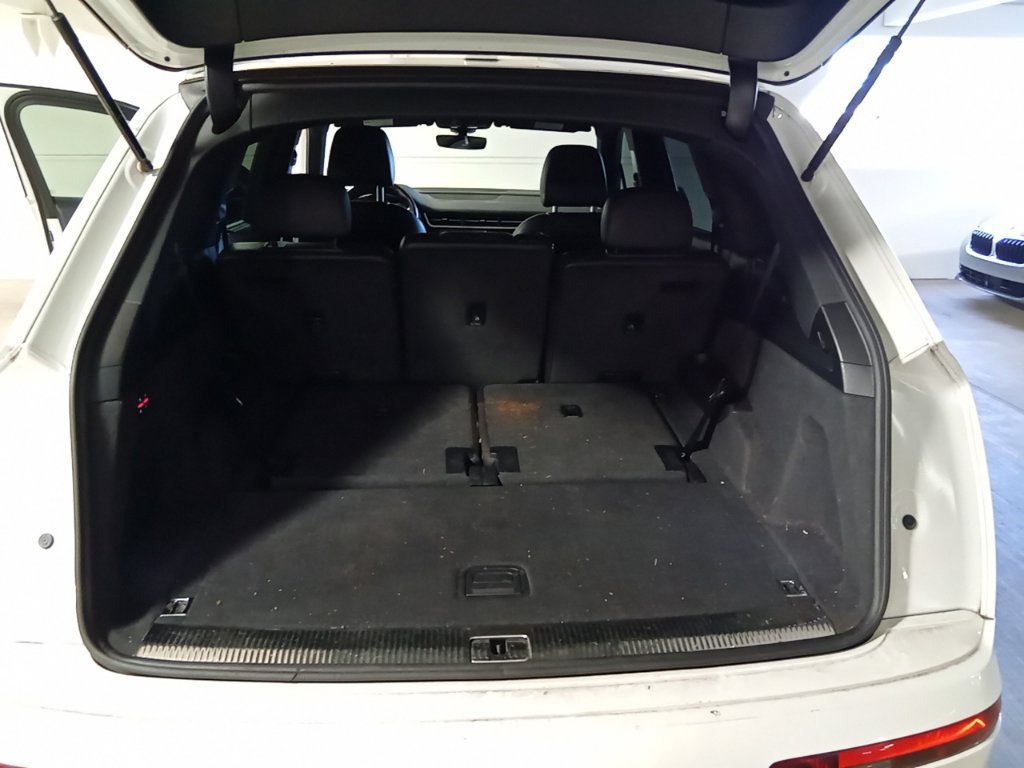 Used 2018 Audi Q7 3.0T Prestige AWD/4WD image 11