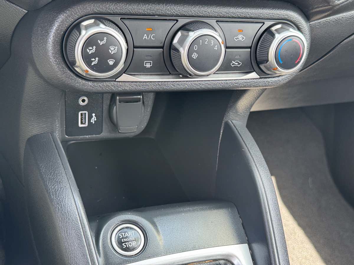 Used 2021 Nissan Versa S FWD image 29