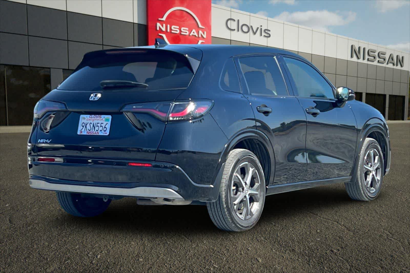 Used 2024 Honda HR-V EX-L image 3