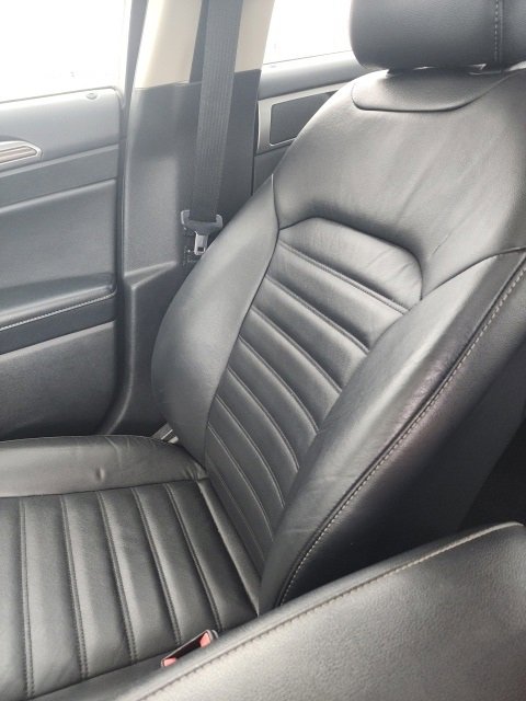 Used 2017 Ford Fusion SE w/ Equipment Group 202A image 2