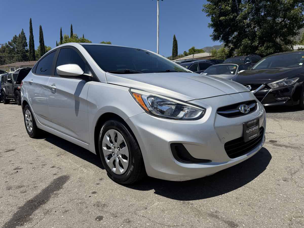 Used 2017 Hyundai Accent SE FWD image 1