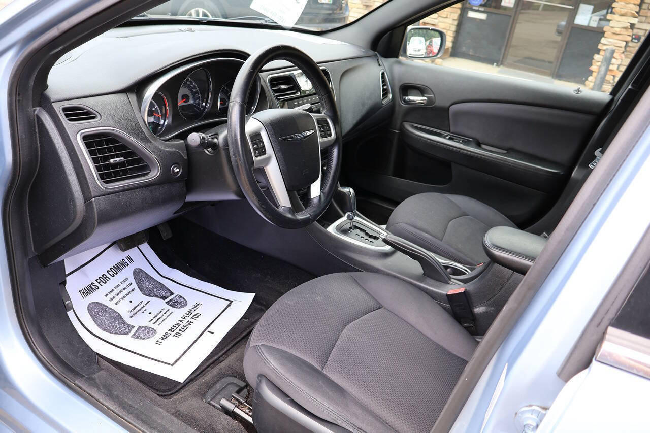 Used 2013 Chrysler 200 Touring FWD image 22