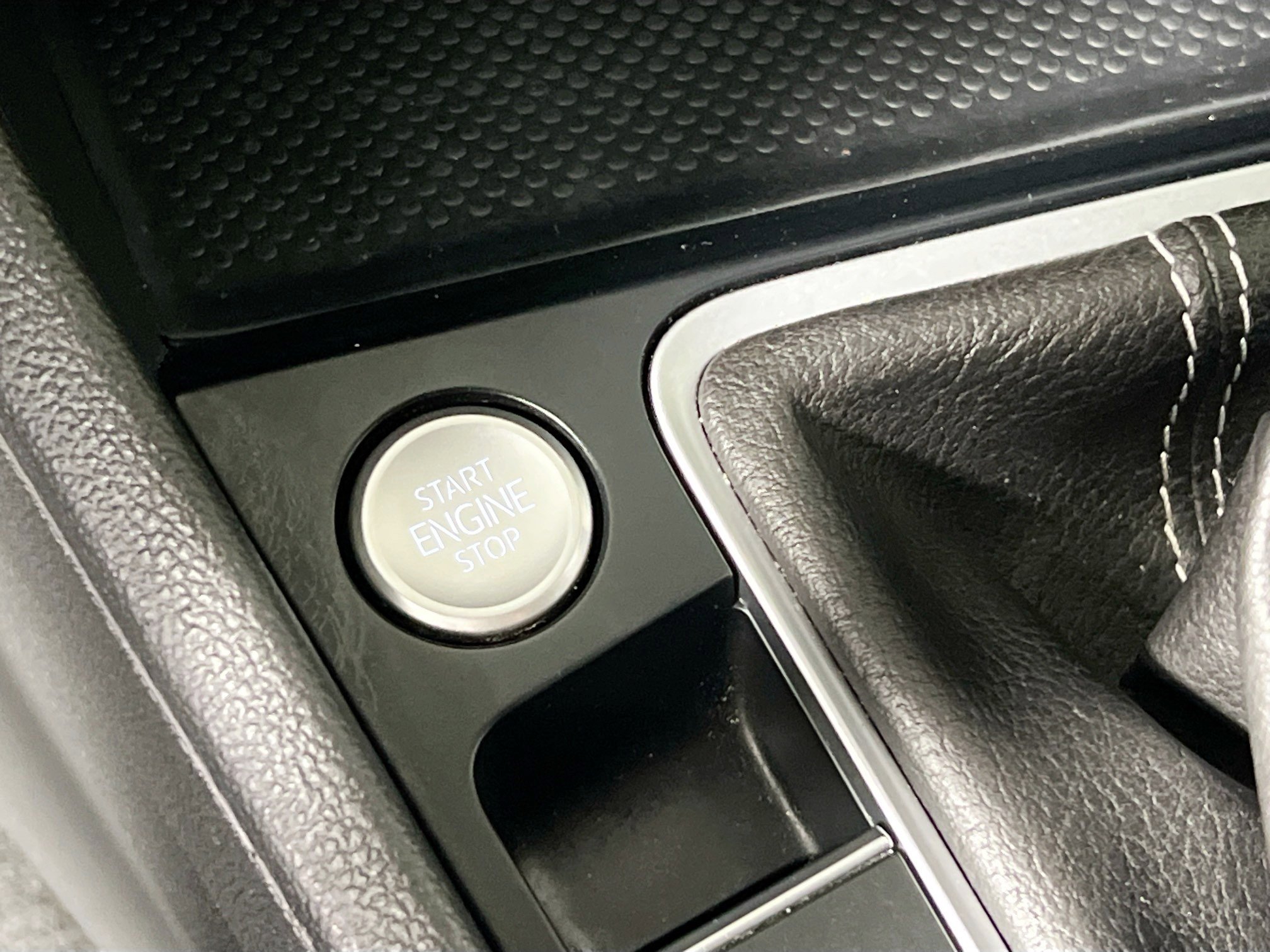 Used 2024 Volkswagen Jetta SE image 24