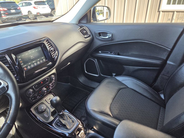 Used 2020 Jeep Compass Latitude AWD/4WD image 22
