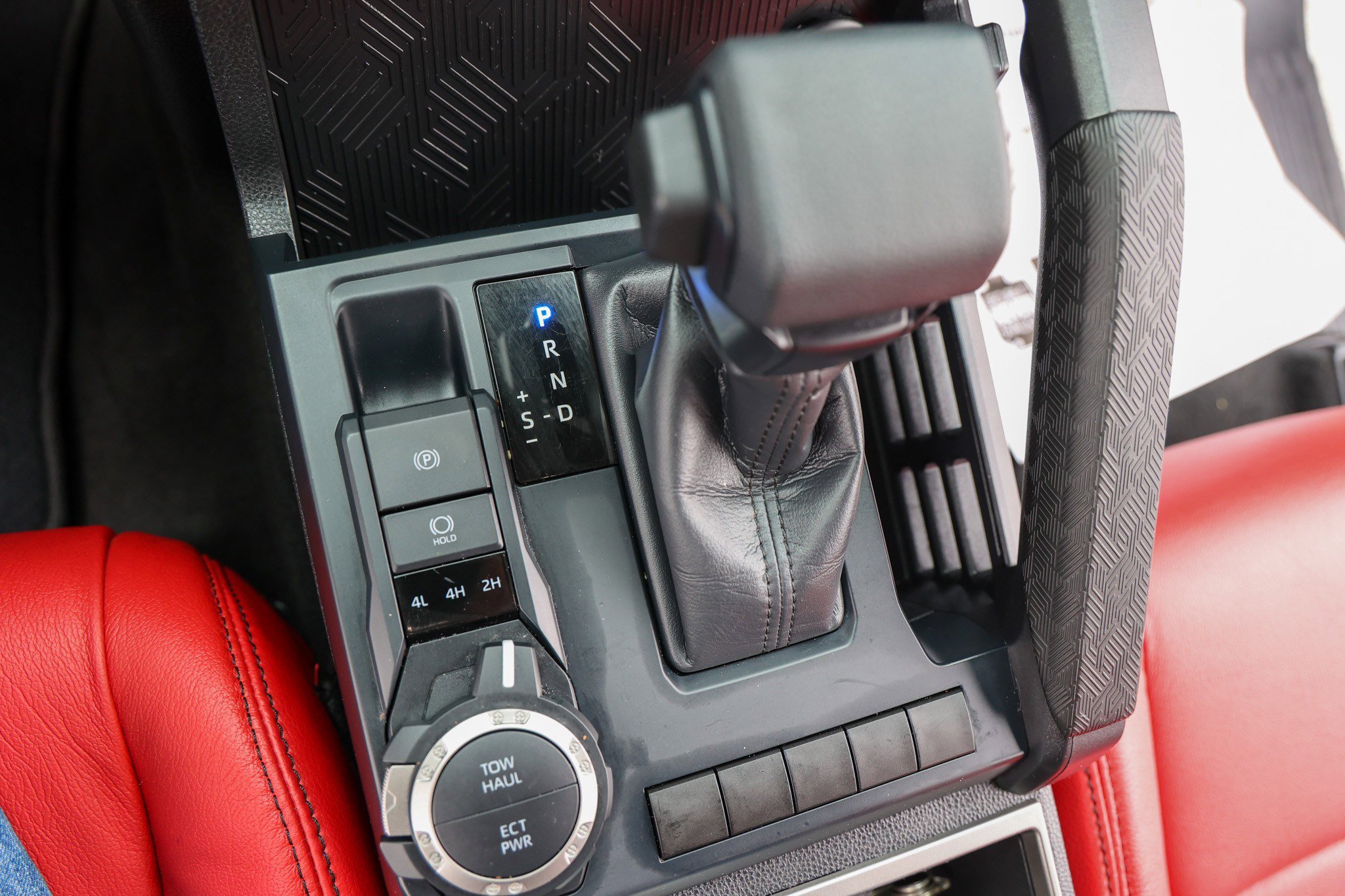 Certified 2025 Toyota Tacoma SR5 image 29