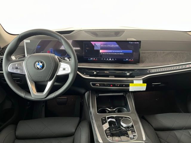 Used 2026 BMW X7 xDrive40i w/ Premium Package image 13