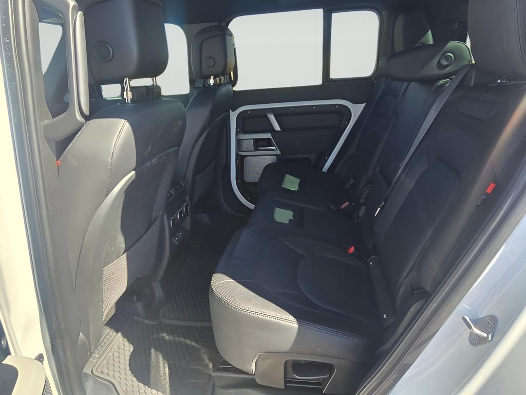 Used 2023 Land Rover Defender 130 X-Dynamic SE AWD/4WD image 29