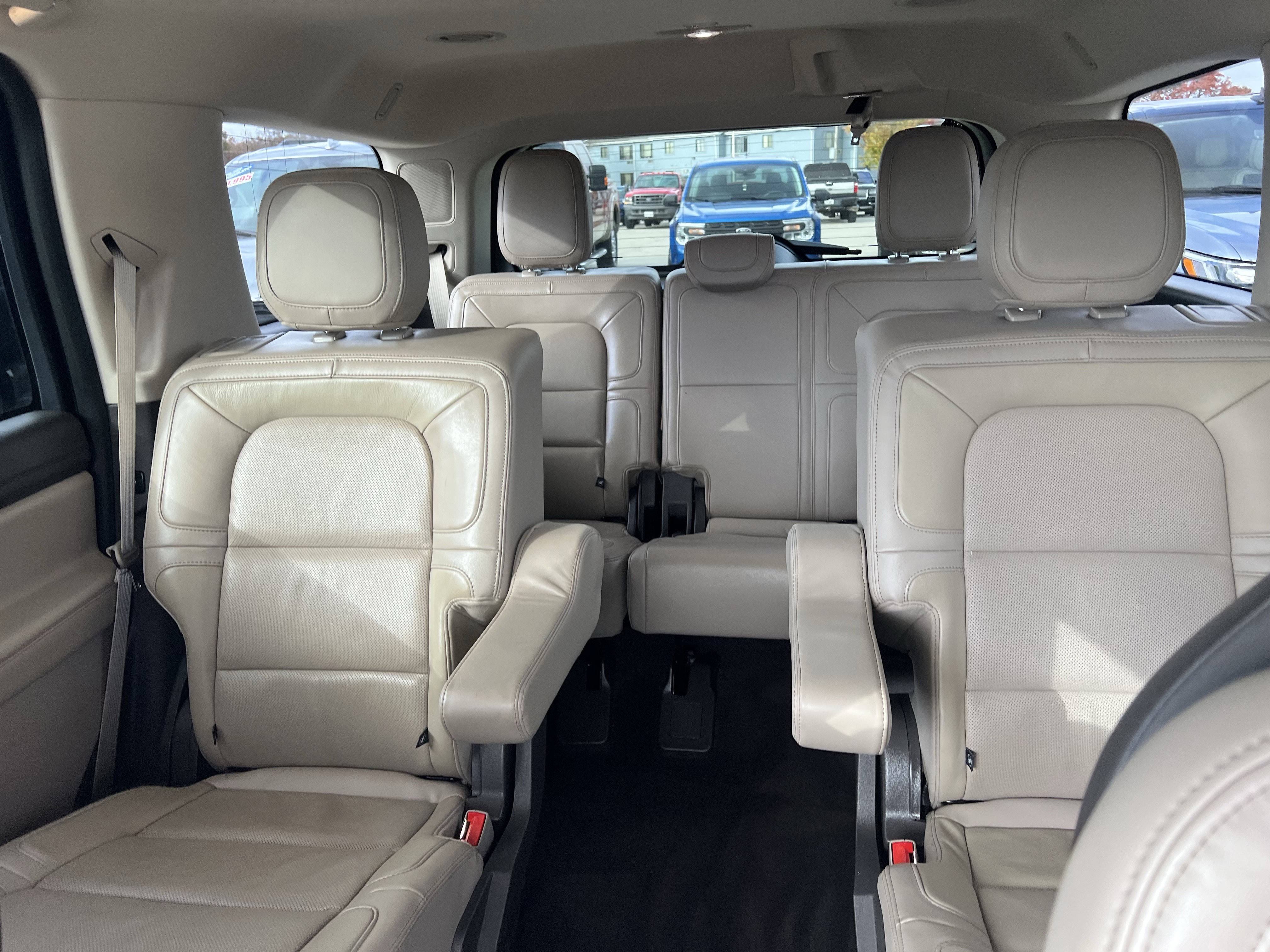 Used 2023 Lincoln Navigator Reserve image 15