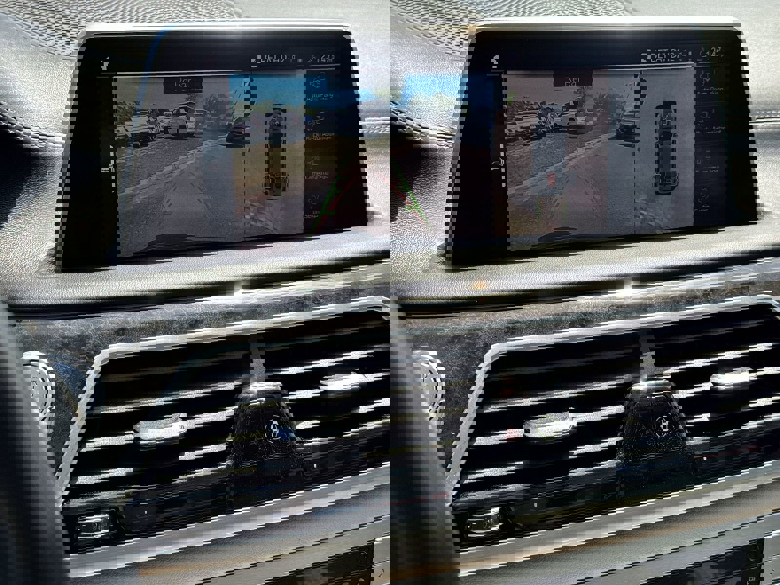 Used 2022 BMW 740i w/ Premium Package image 25