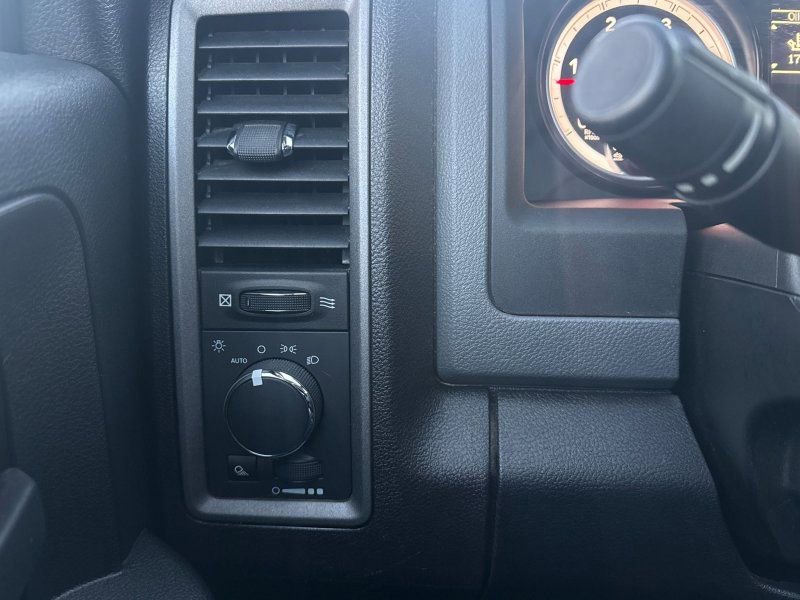 Used 2014 RAM 2500 Tradesman image 27