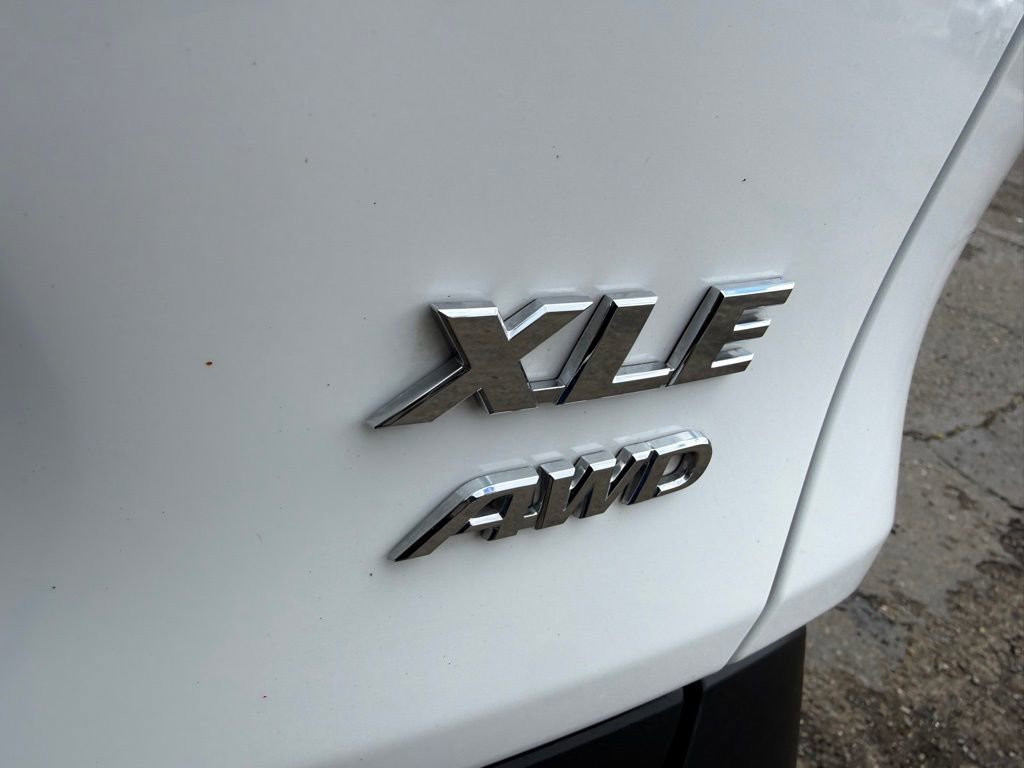 Certified 2022 Toyota RAV4 XLE AWD/4WD image 8