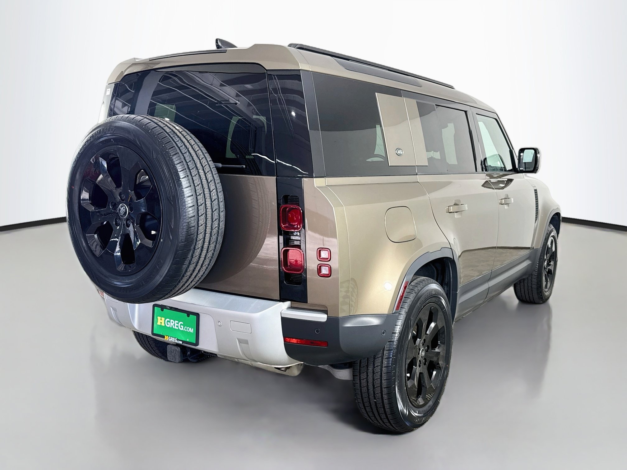 Used 2024 Land Rover Defender 110 S AWD/4WD image 10