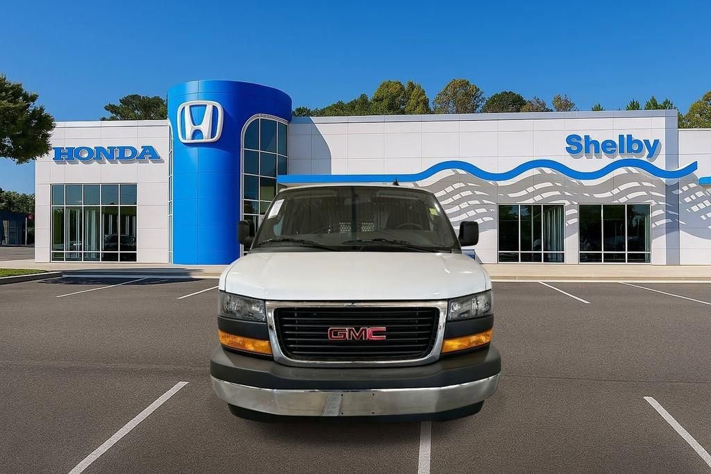 Used 2024 GMC Savana 2500 w/ Driver Convenience Package image 3