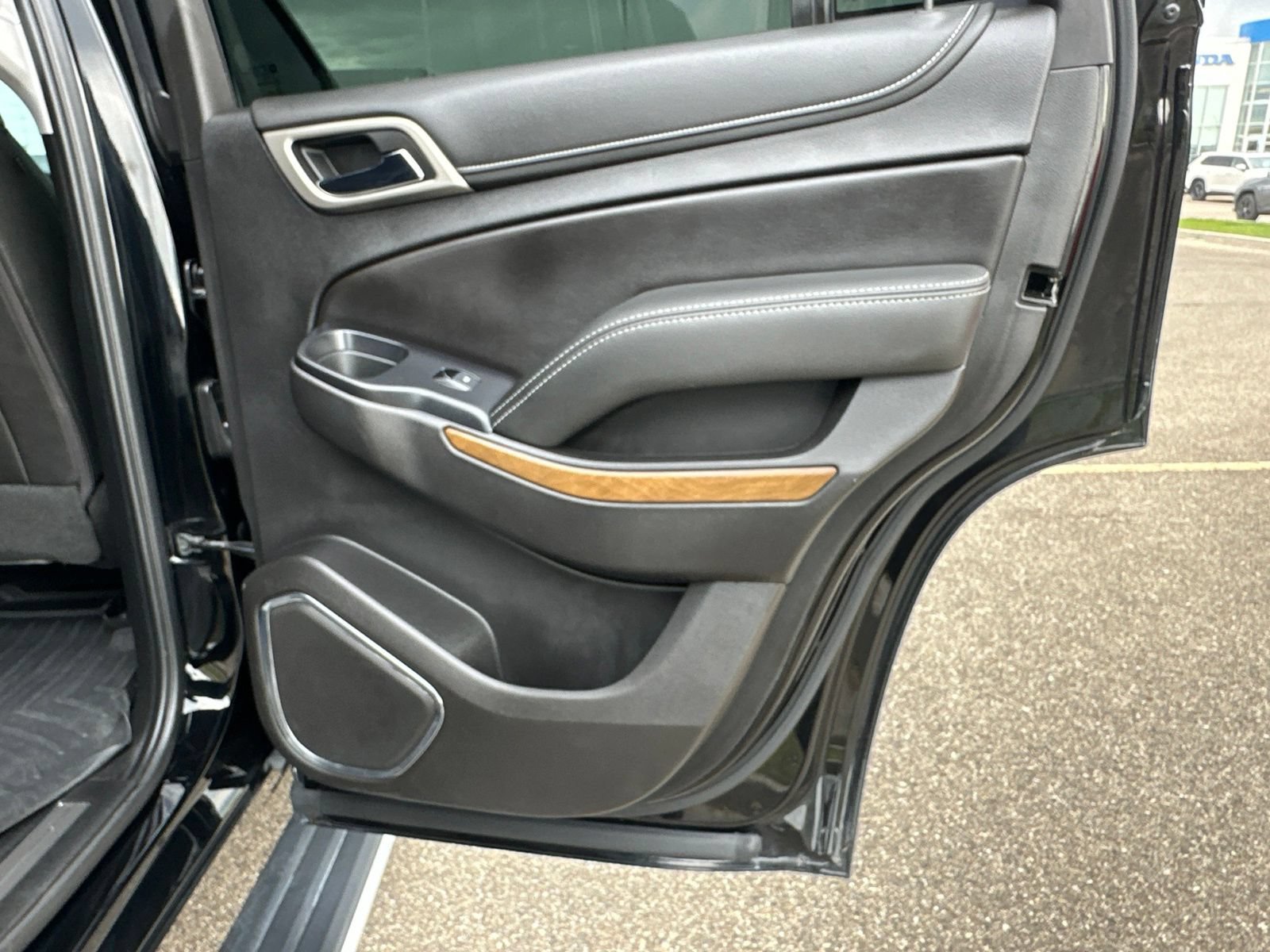 Used 2019 GMC Yukon Denali w/ Denali Ultimate Black Edition AWD/4WD image 41