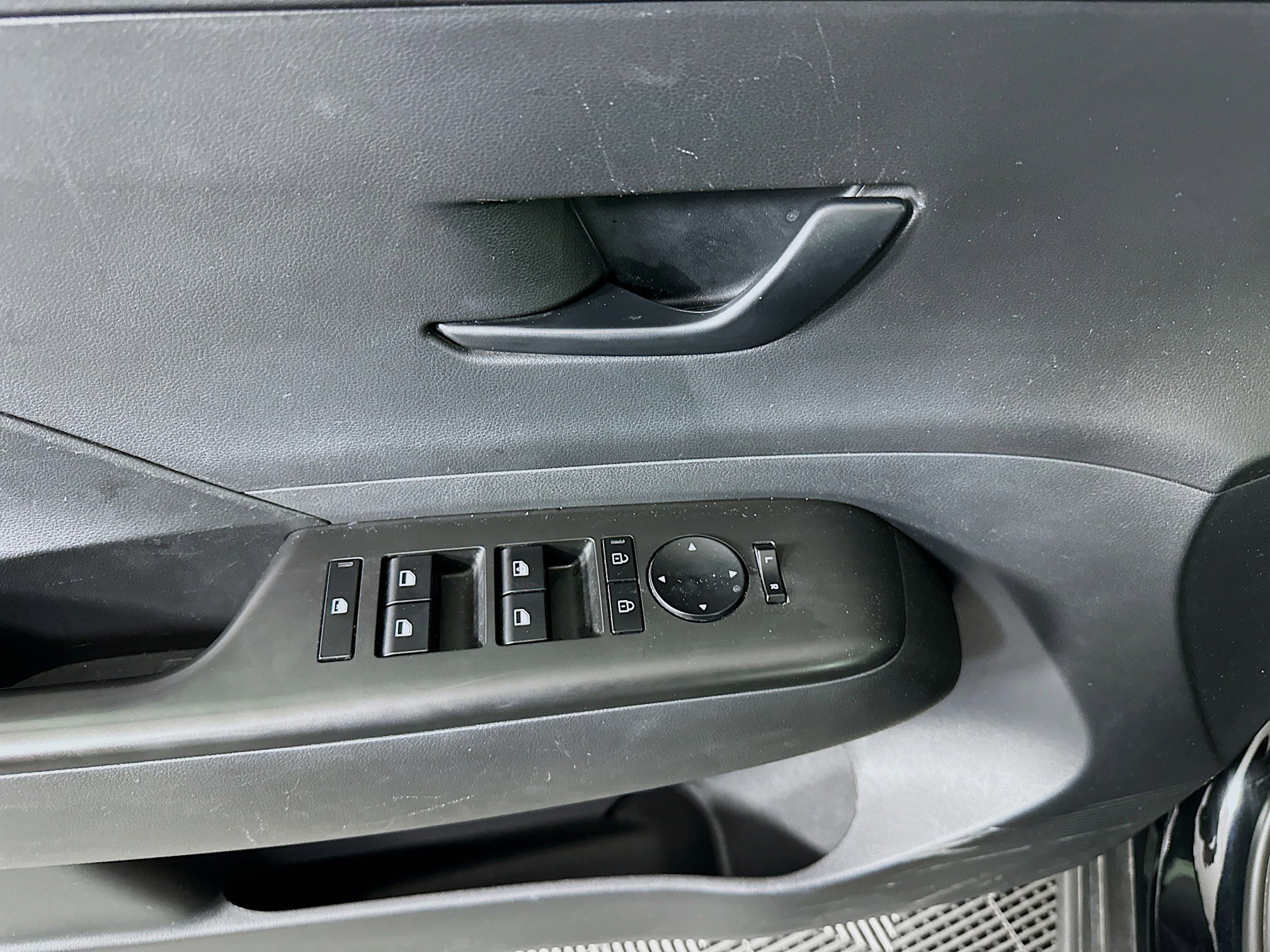 Used 2025 Hyundai Kona SEL image 15