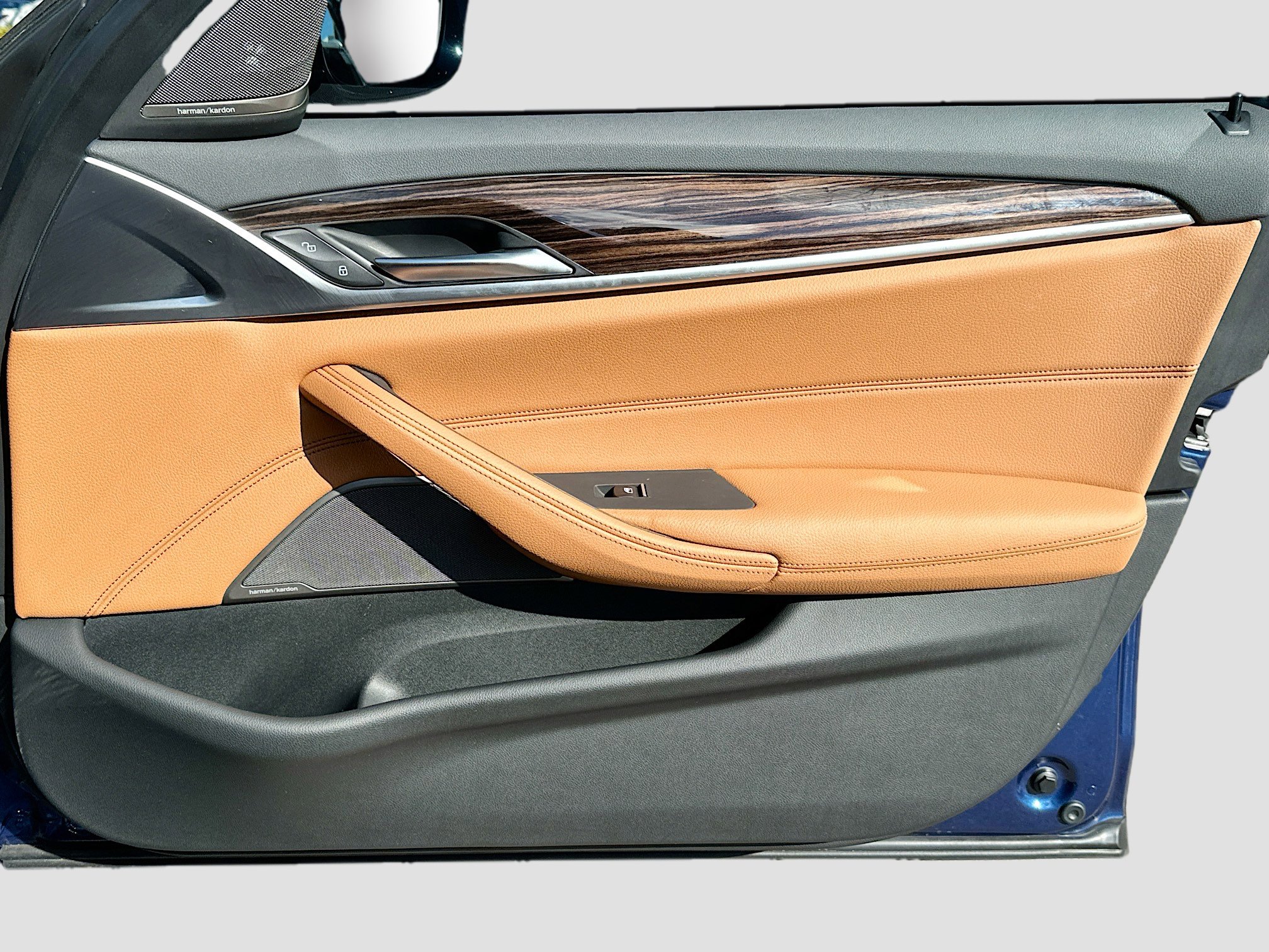 Used 2023 BMW 540i w/ Premium Package image 35